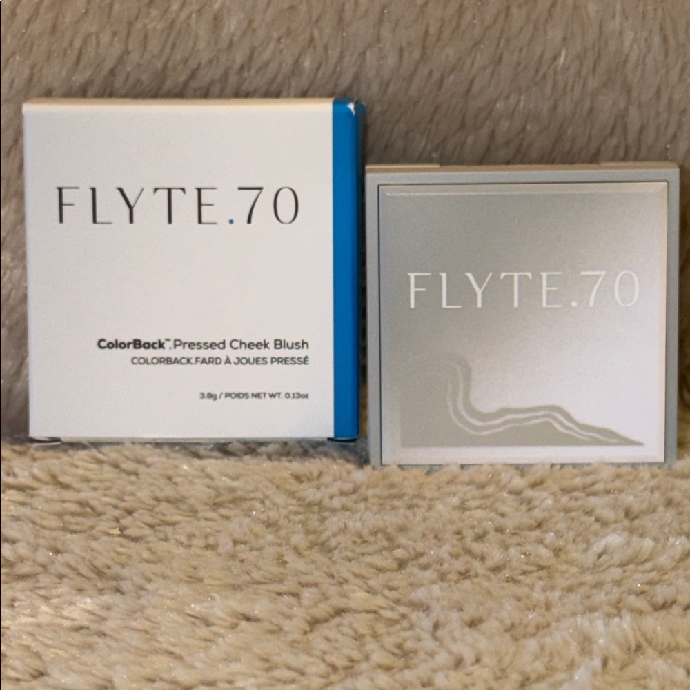 FLYTE.70 ColorBack.Pressed Cheek Blush - Picture 3 of 13